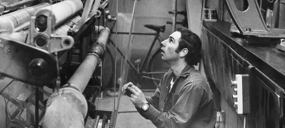 worker in the tama factory